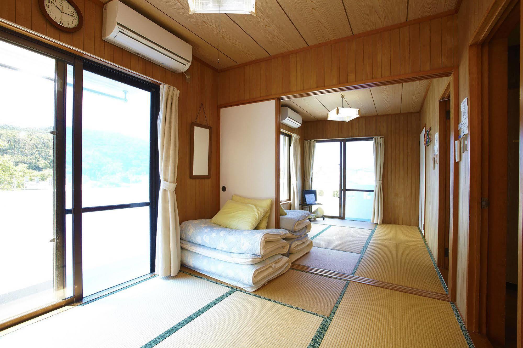 Minshuku Yadokari Hotel Zamami Exterior photo